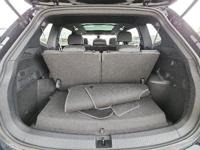 Used 2023 Volkswagen Tiguan SE R-Line FWD image 10
