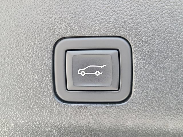 Used 2024 Chevrolet Suburban LT AWD/4WD image 6