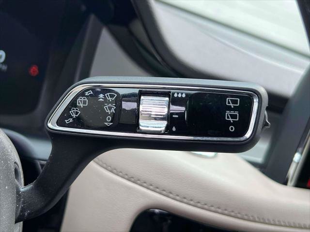 Used 2023 Lincoln Aviator AWD w/ Premium Package image 28