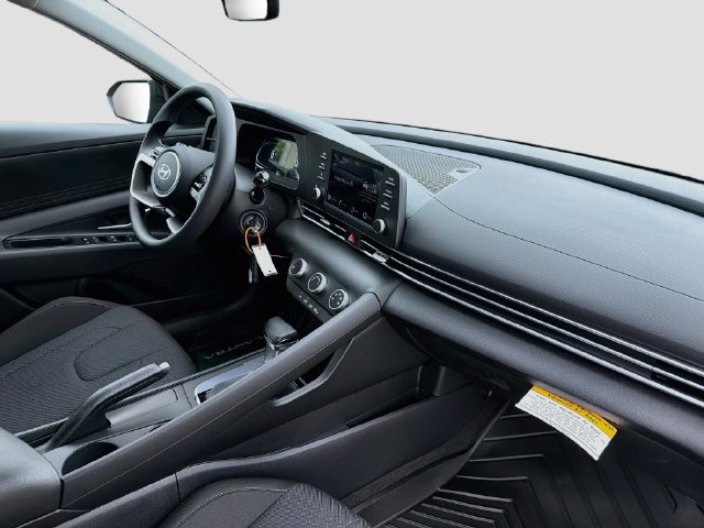 New 2026 Hyundai Elantra SE FWD image 28