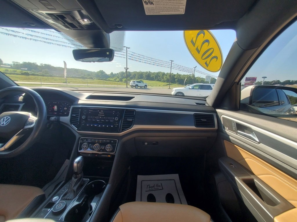 Used 2022 Volkswagen Atlas Cross Sport SEL Premium R-Line image 33