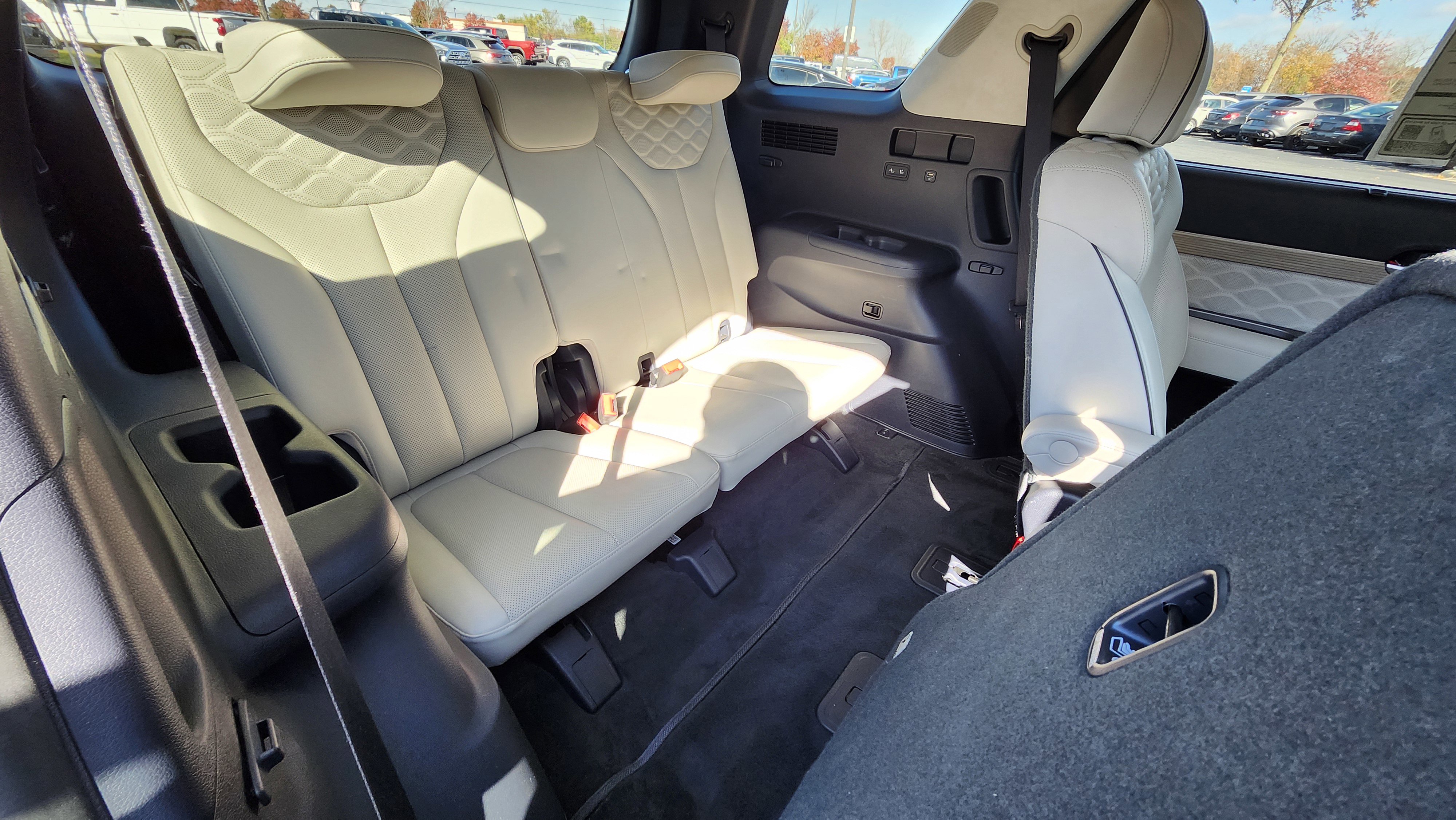 Used 2022 Hyundai Palisade Calligraphy image 19