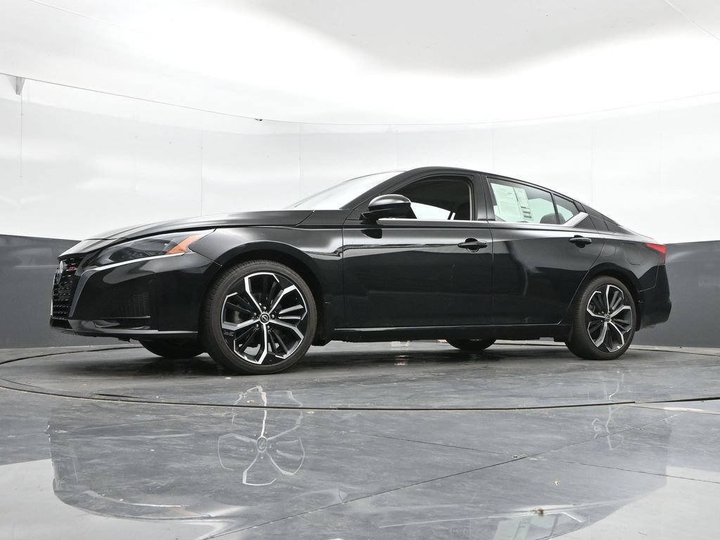 Used 2025 Nissan Altima 2.5 SR w/ SR Premium Package FWD image 44