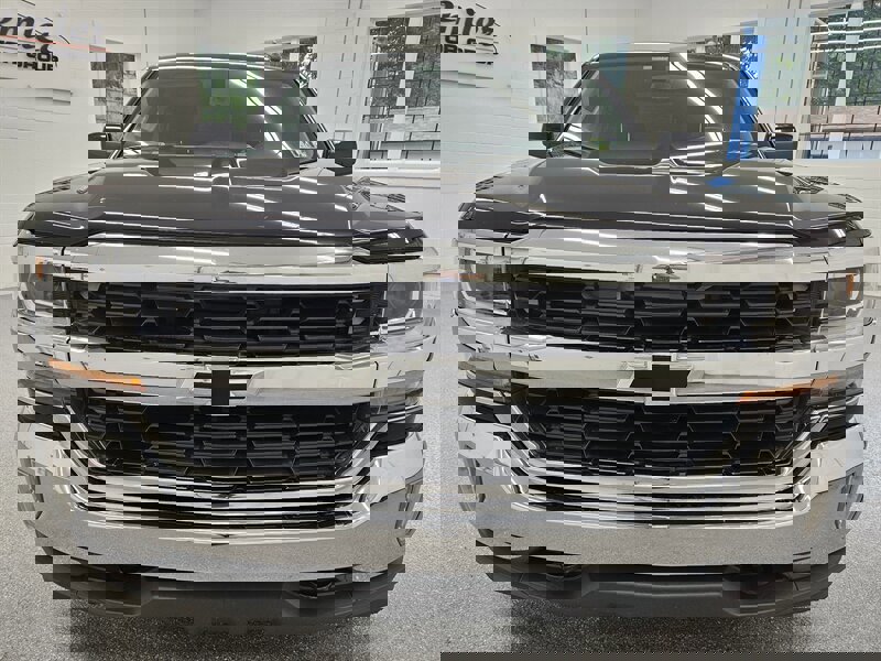 Used 2017 Chevrolet Silverado 1500 LT w/ All Star Edition image 2