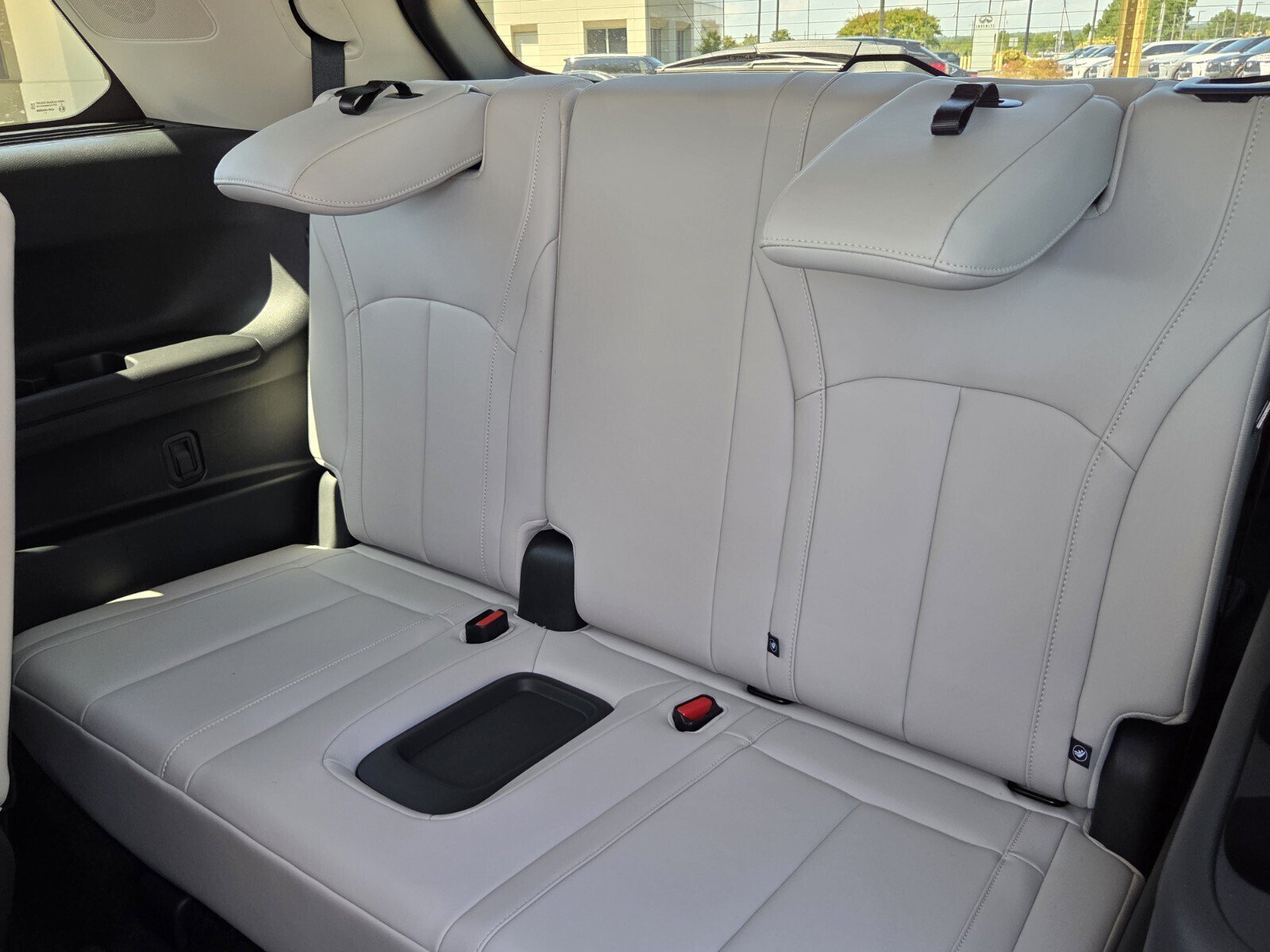 Used 2026 INFINITI QX60 Luxe w/ Cargo Package FWD image 11