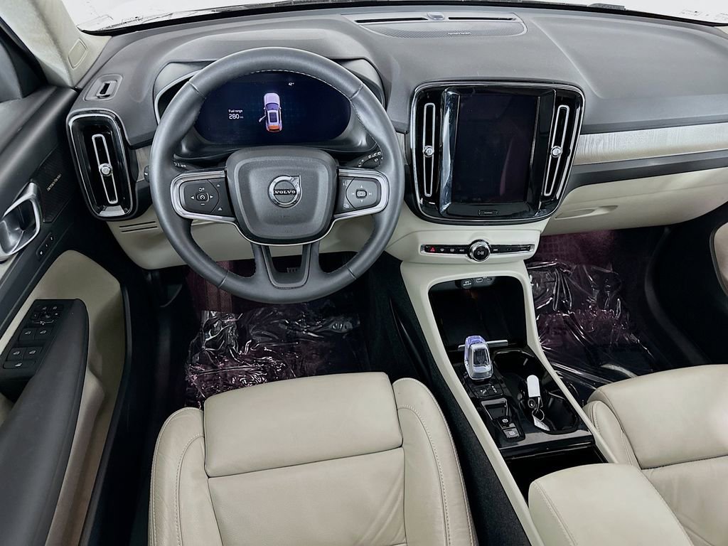 Used 2023 Volvo XC40 B5 Ultimate w/ Protection Package Premier image 30