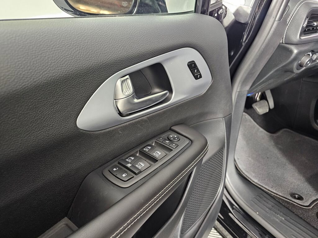 New 2026 Chrysler Pacifica Limited w/ S Appearance Package image 21