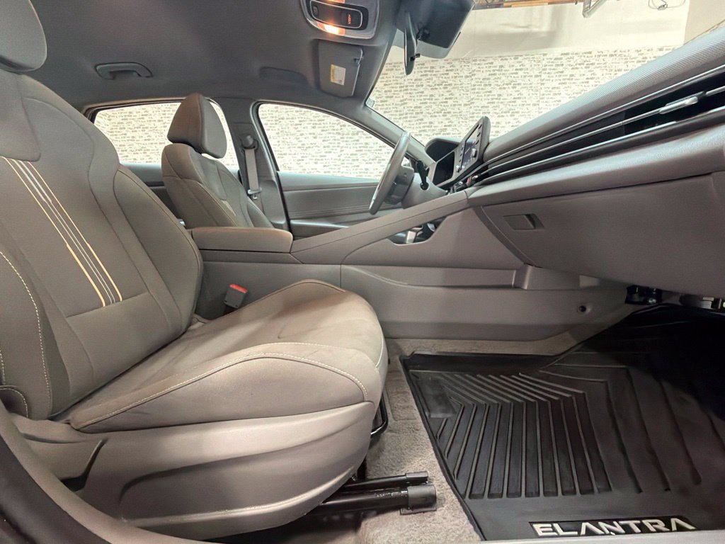 Certified 2026 Hyundai Elantra Sport FWD image 11