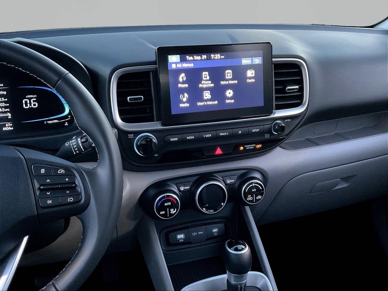 Used 2025 Hyundai Venue SEL FWD image 9