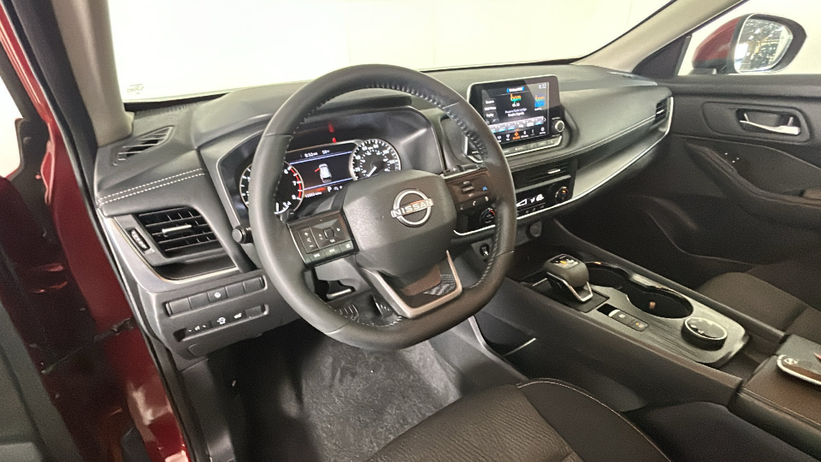 Certified 2026 Nissan Rogue SV AWD/4WD image 17
