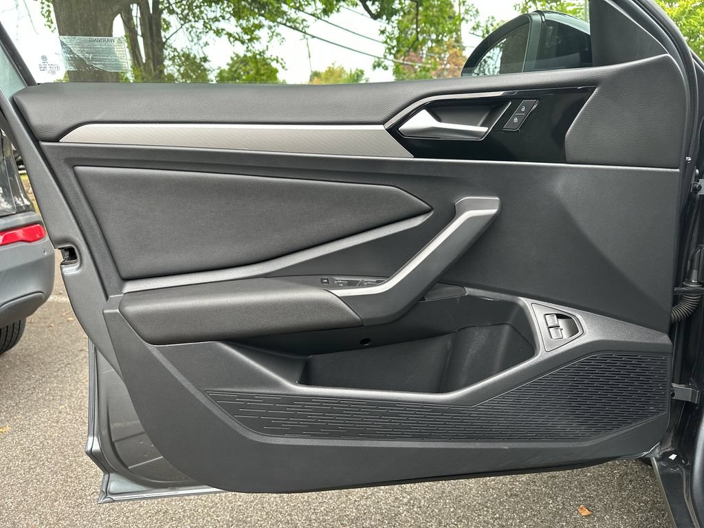 Certified 2020 Volkswagen Jetta R-Line w/ R-Line Cold Weather Package FWD image 10