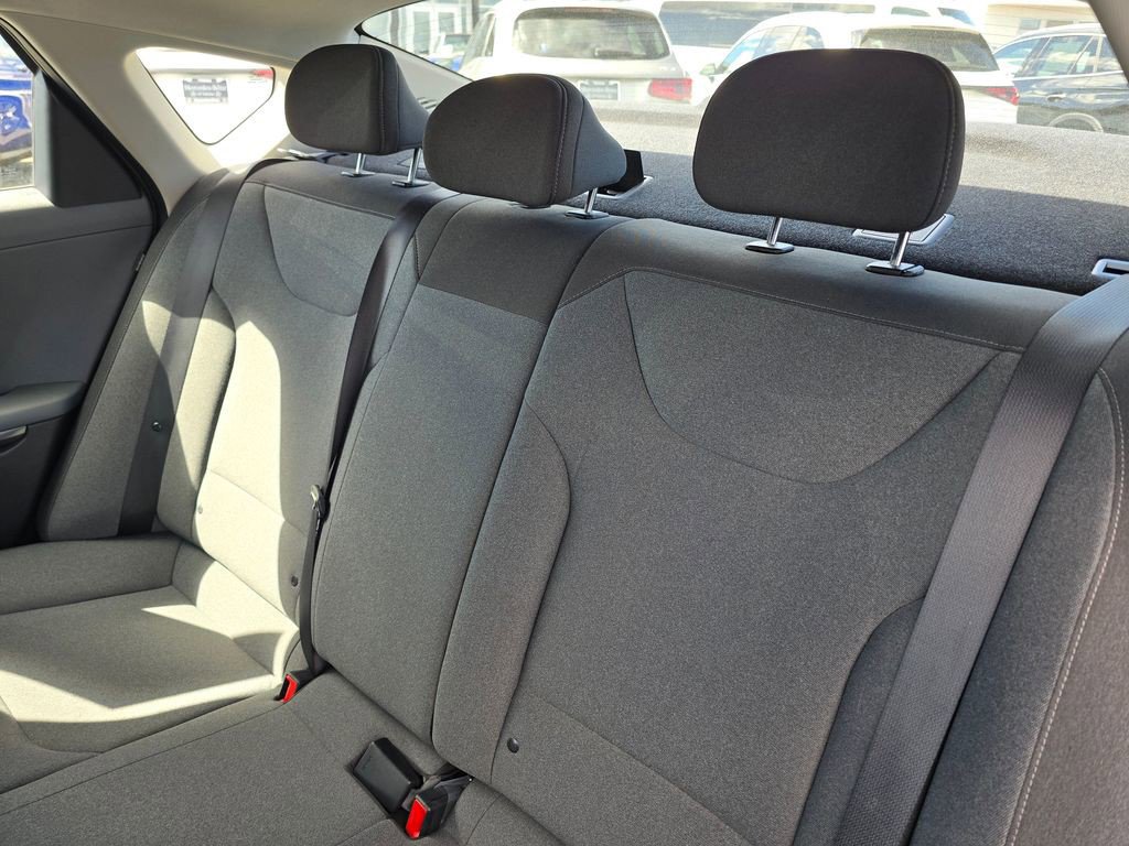 Used 2025 Kia K4 FWD image 17