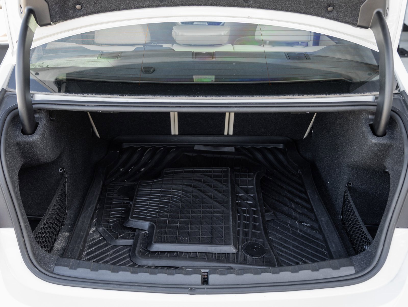 Used 2022 BMW 330i Sedan w/ Premium Package image 30