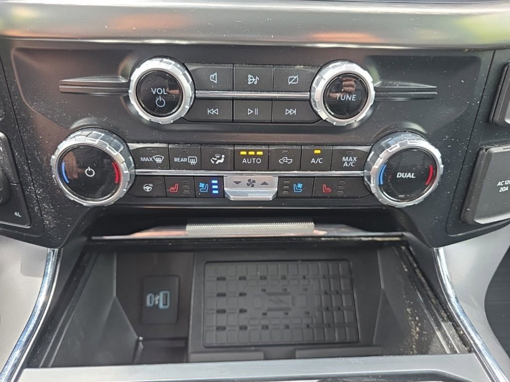 Used 2023 Ford F150 Lariat w/ Trailer Tow Package image 31