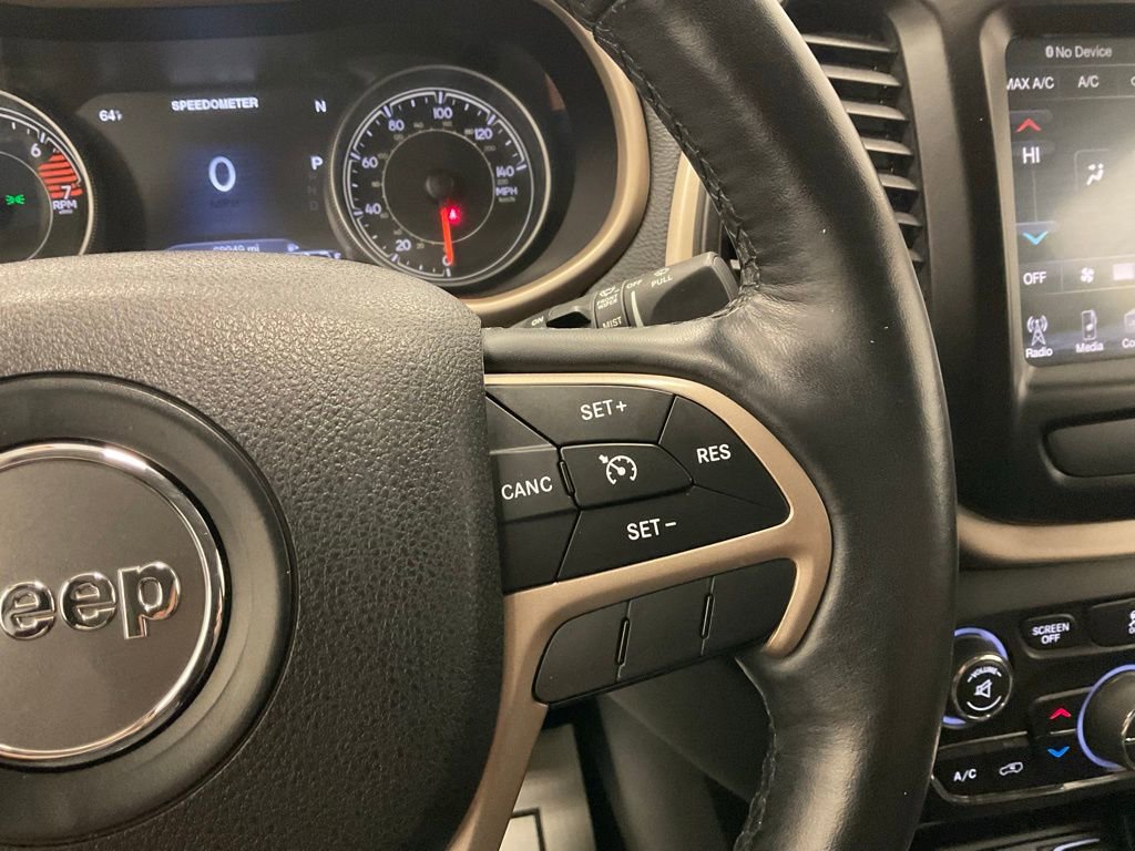 Used 2016 Jeep Cherokee Limited FWD image 22