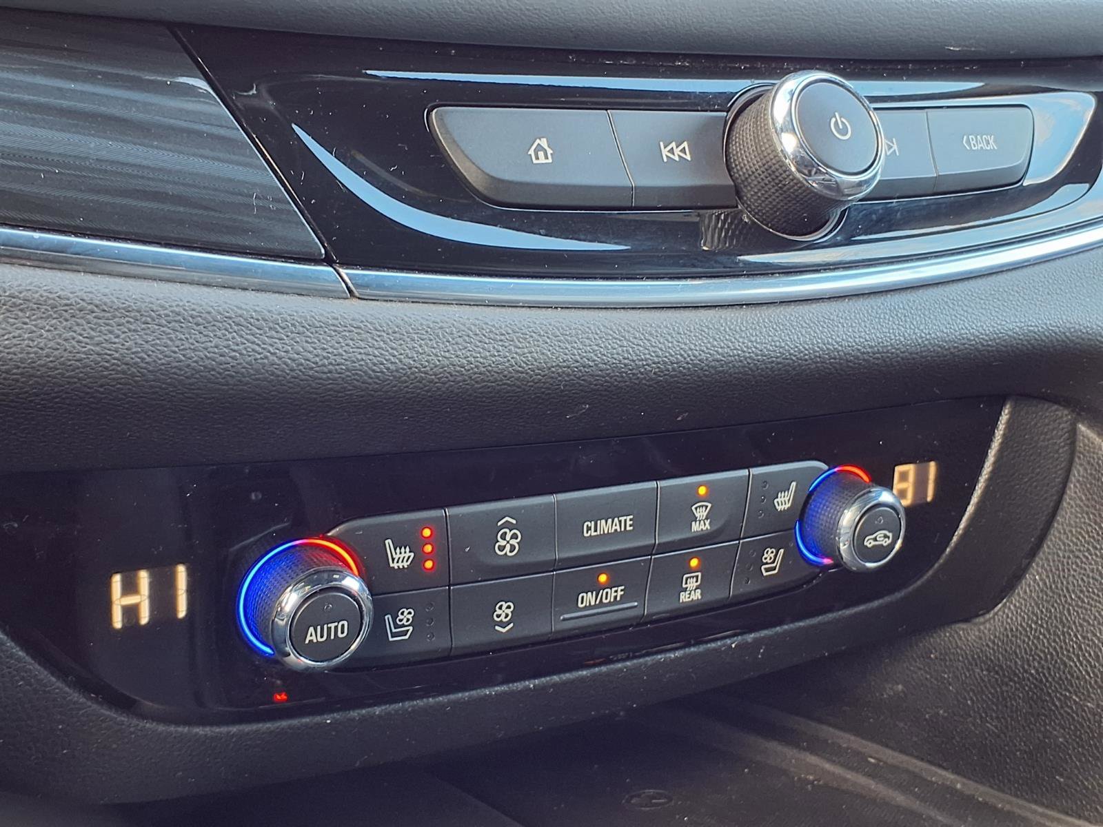 Used 2024 Buick Enclave Premium image 13