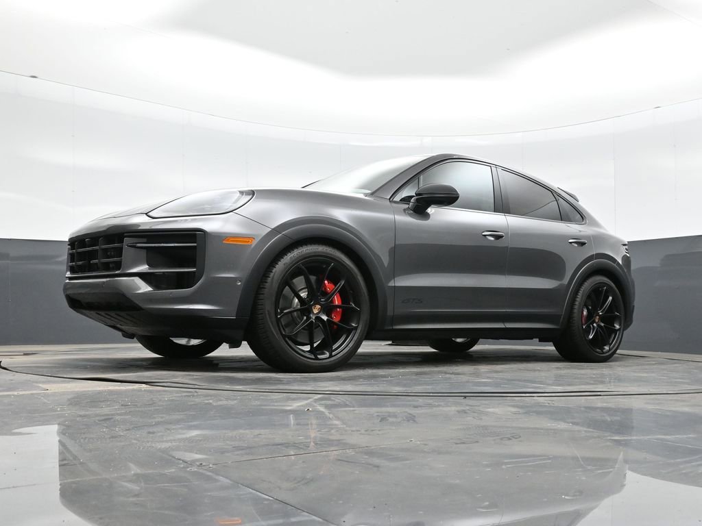 Certified 2025 Porsche Cayenne GTS image 34