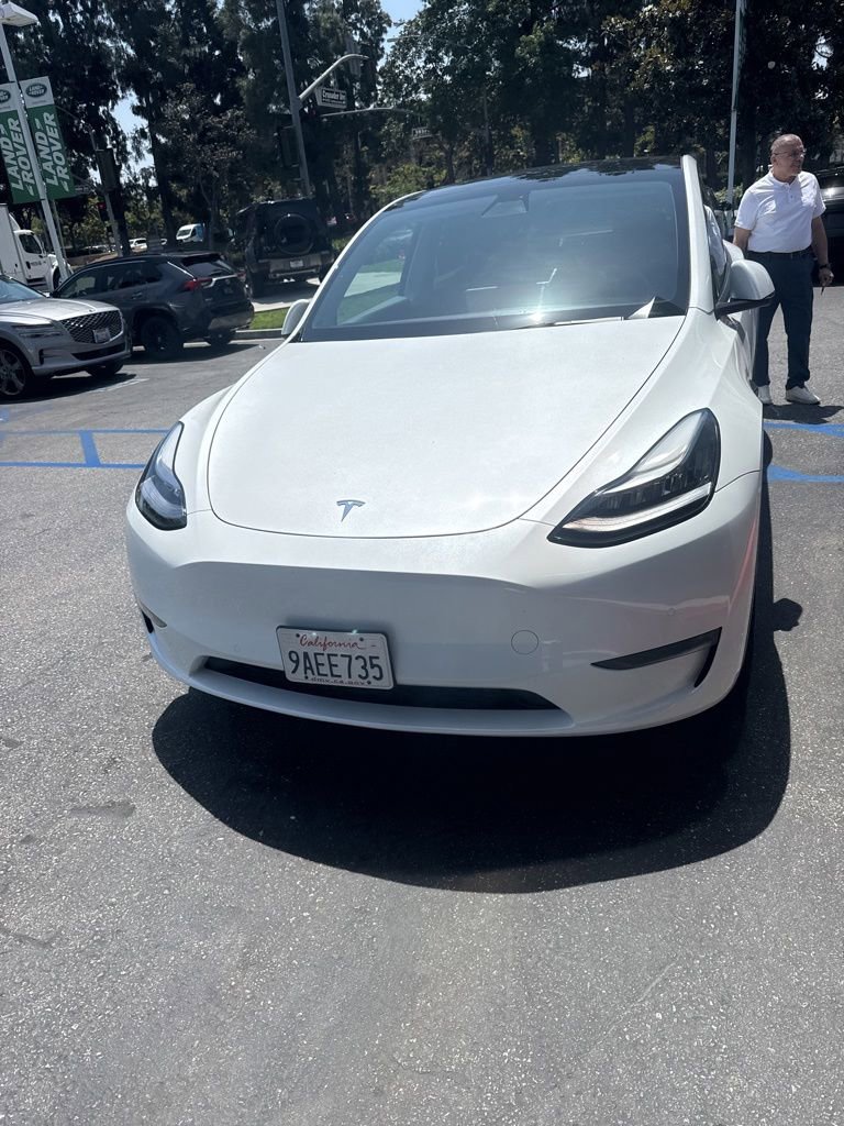 Used 2022 Tesla Model Y Long Range AWD/4WD image 5