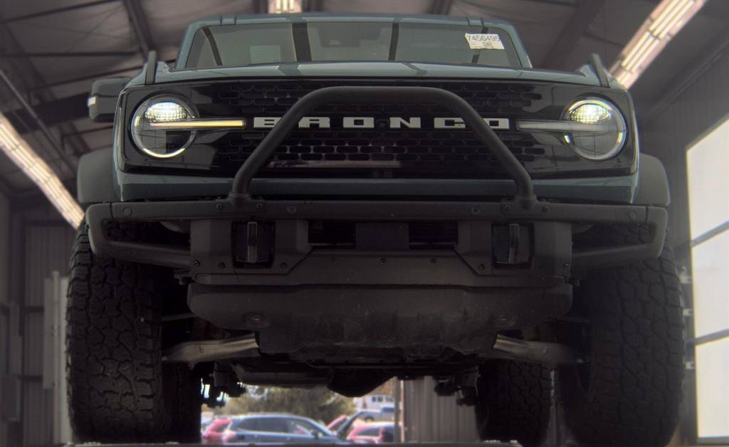 Used 2021 Ford Bronco First Edition AWD/4WD image 3
