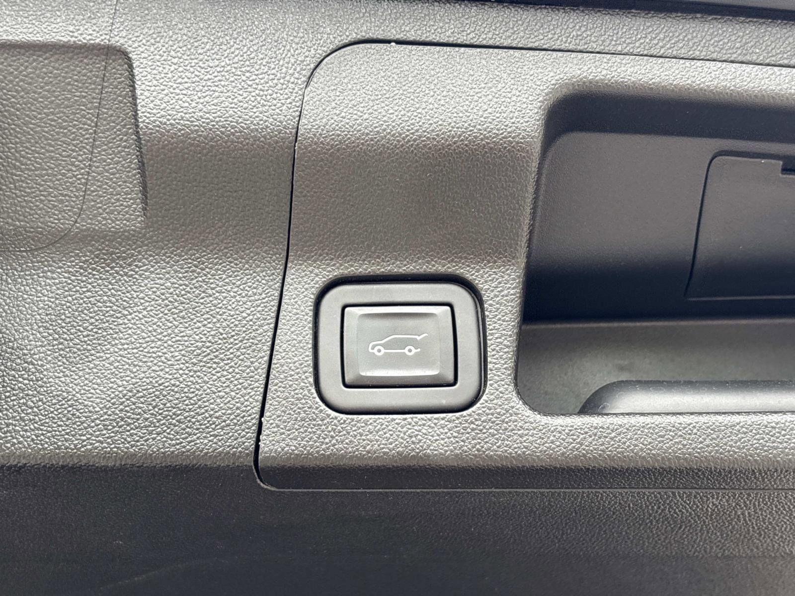 Certified 2023 GMC Acadia SLE w/ Driver Convenience Package FWD image 34