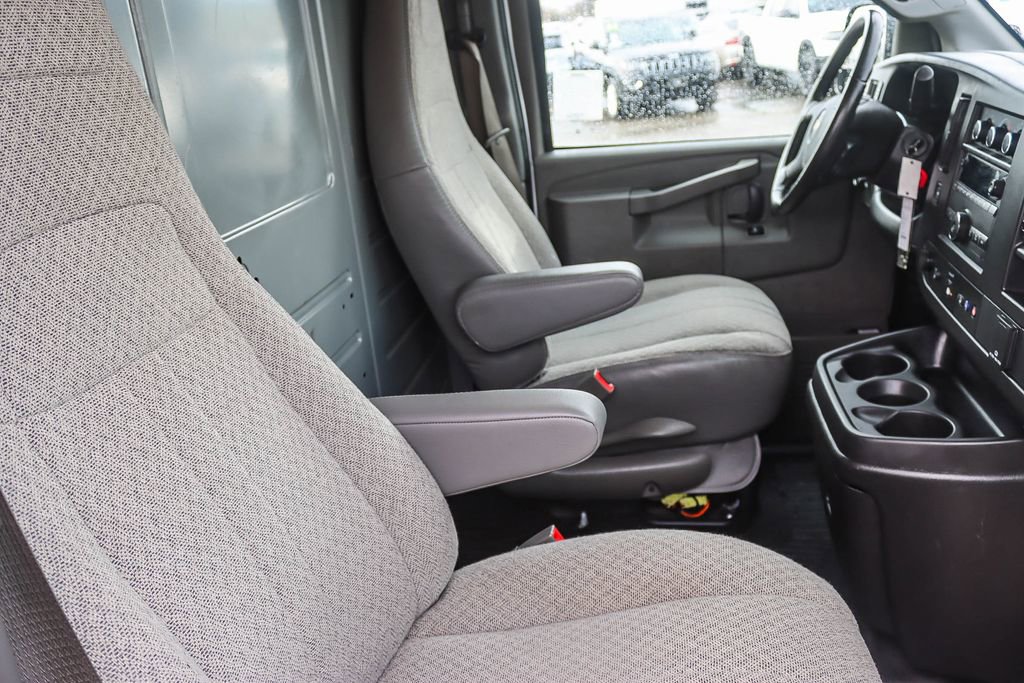 Used 2022 Chevrolet Express 3500 Work Van w/ Driver Convenience Package image 35