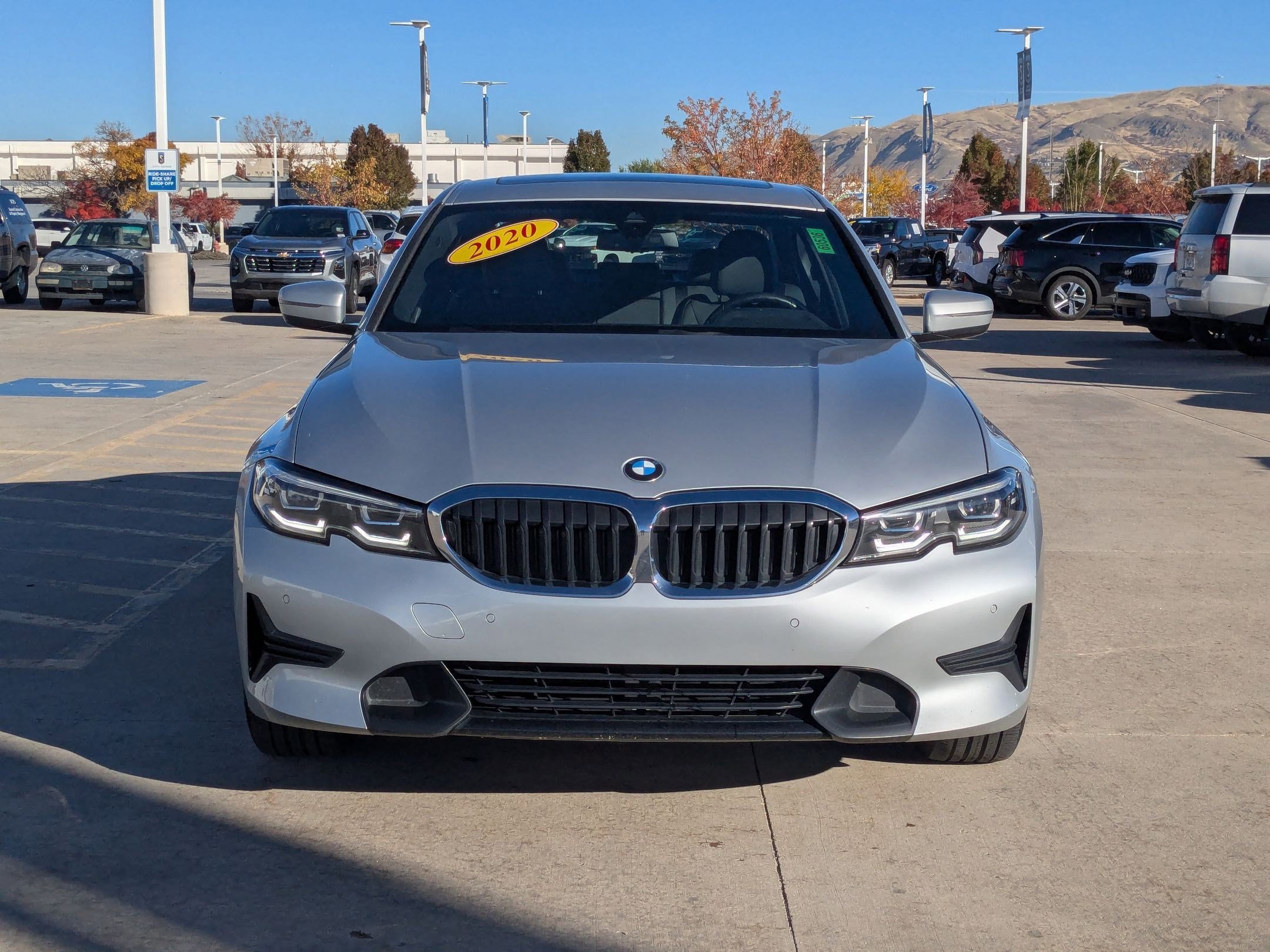 Used 2020 BMW 330i xDrive Sedan w/ Convenience Package image 9