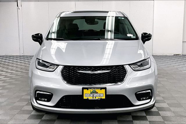 Used 2024 Chrysler Pacifica Limited image 4