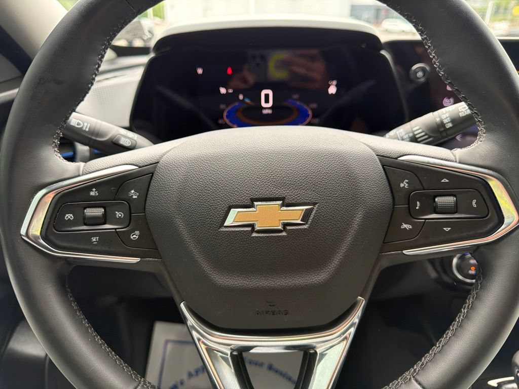 Used 2024 Chevrolet Trax LT w/ Driver Confidence Package FWD image 17