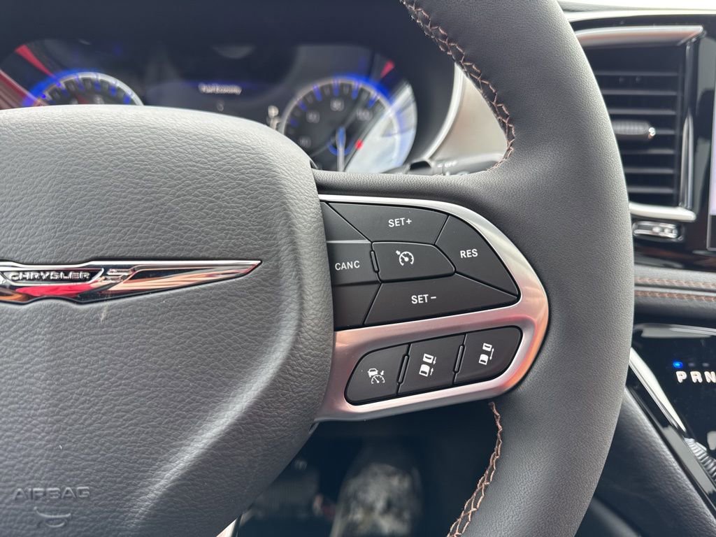 New 2026 Chrysler Pacifica Pinnacle AWD/4WD image 11