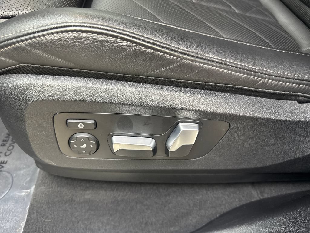 Used 2024 BMW X5 sDrive40i w/ Premium Package RWD image 31