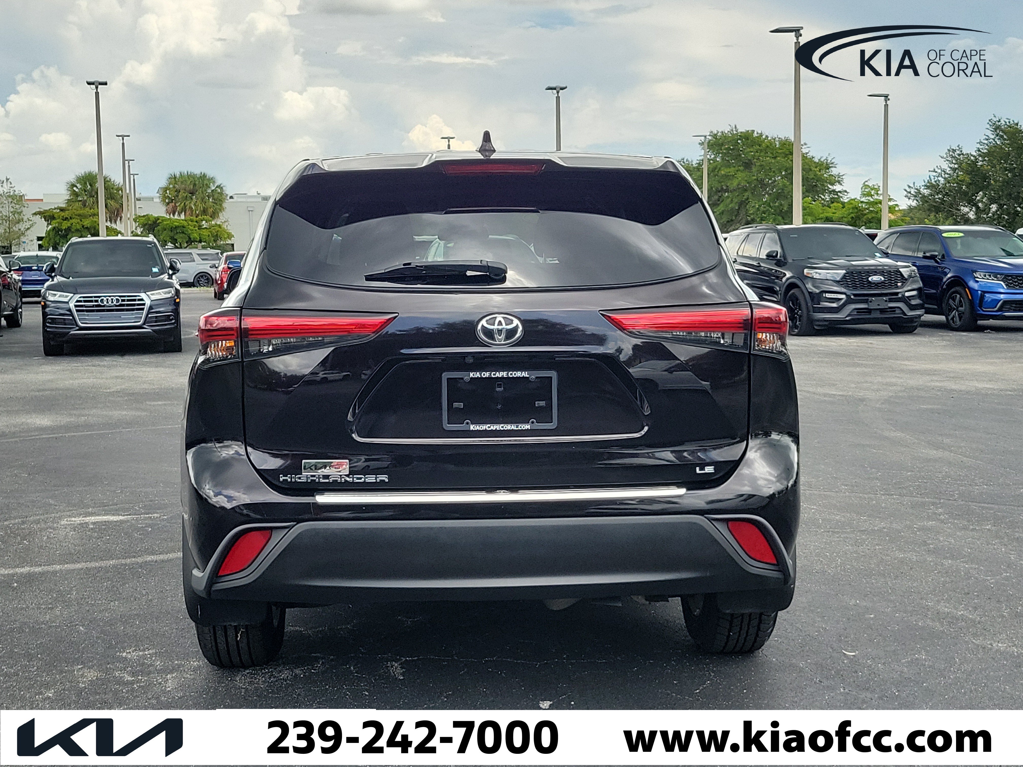 Used 2021 Toyota Highlander LE FWD image 5