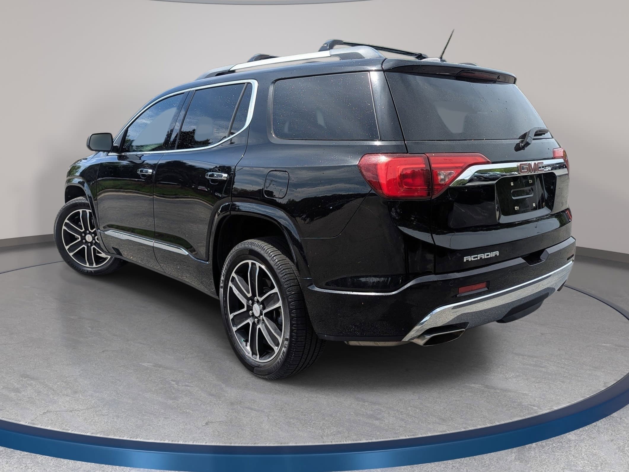 Used 2019 GMC Acadia Denali w/ Technology Package FWD image 7