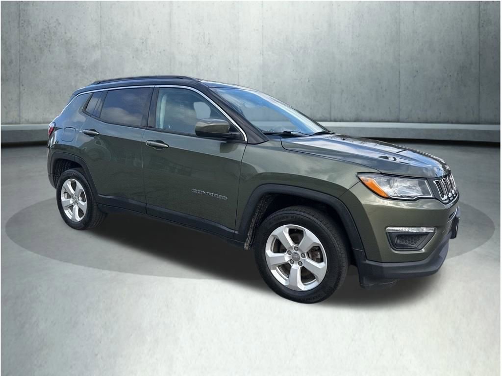 Used 2019 Jeep Compass Latitude w/ Cold Weather Group image 9