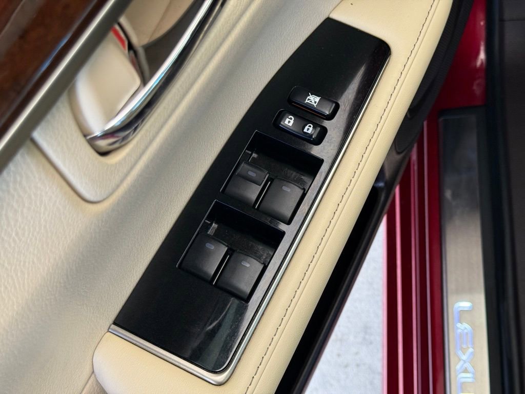 Used 2016 Lexus ES 350 w/ Navigation System Package image 29