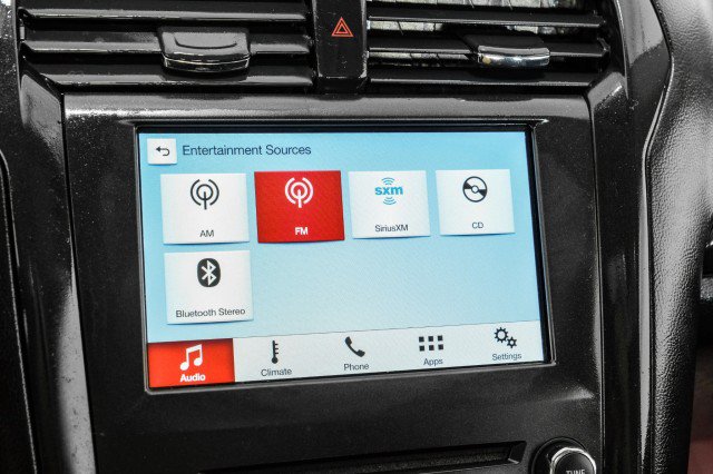 Used 2018 Ford Fusion SE w/ Equipment Group 201A FWD image 26