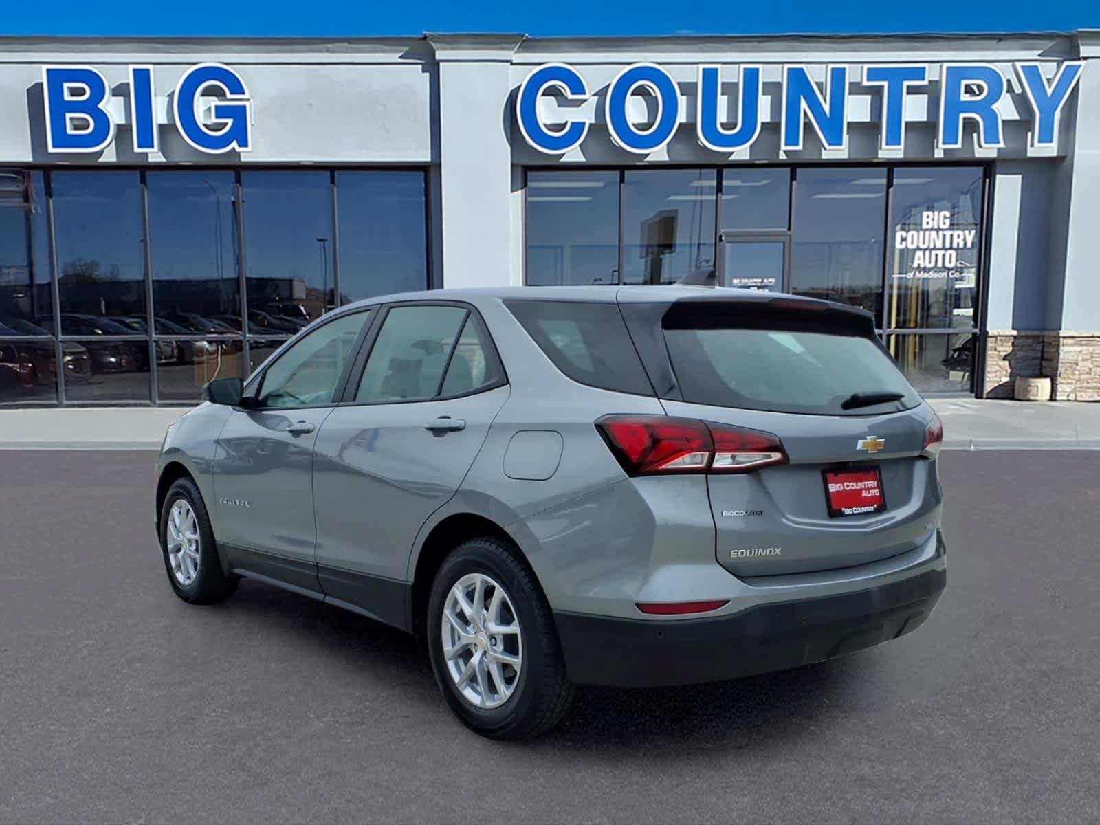 Used 2023 Chevrolet Equinox LS AWD/4WD image 9
