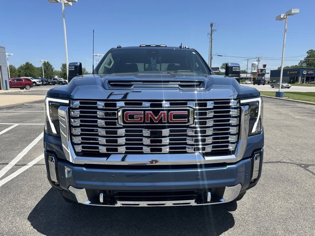 New 2025 GMC Sierra 2500 Denali w/ Denali Reserve Package image 3