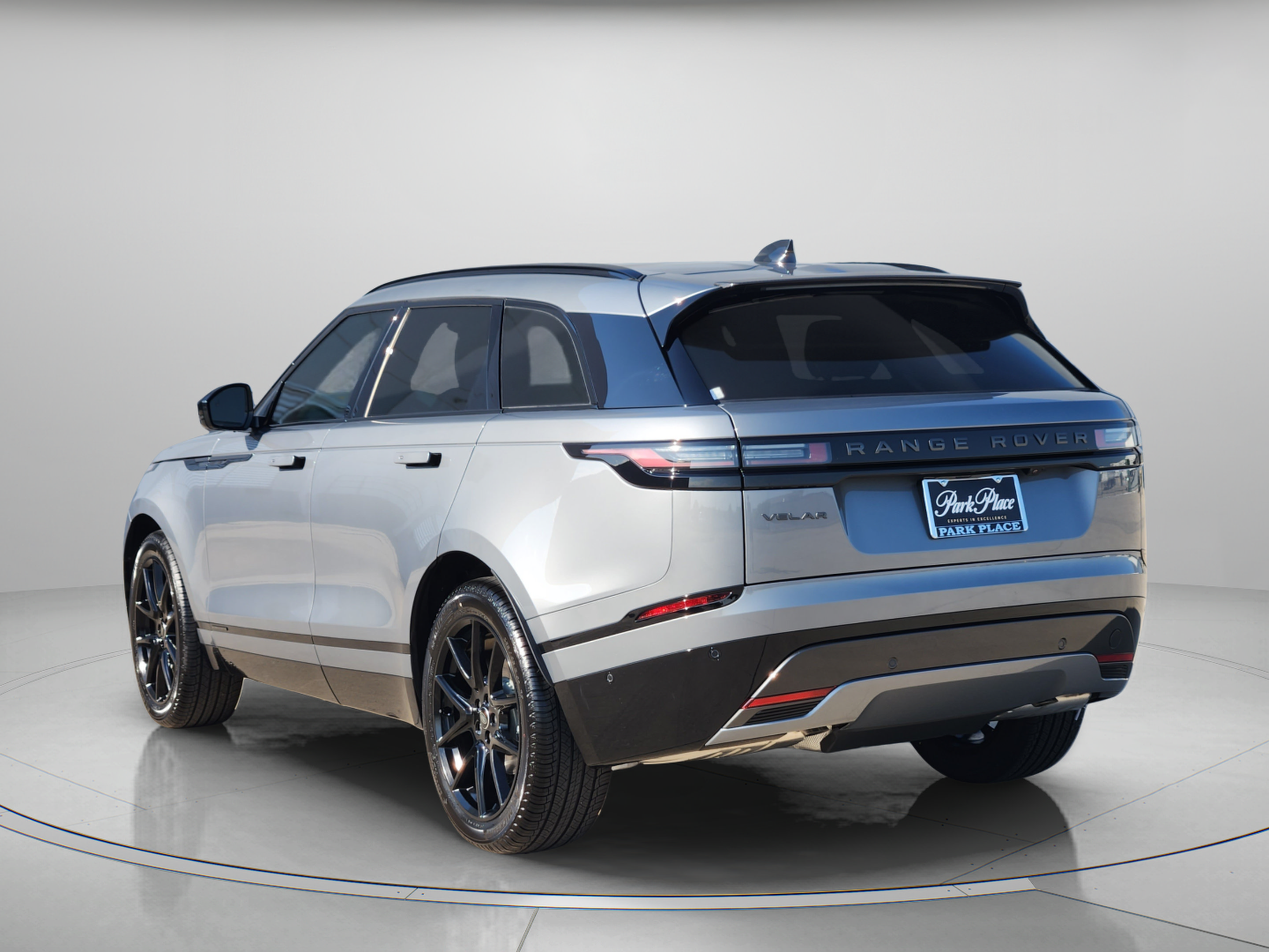 New 2026 Land Rover Range Rover Velar Belgravia AWD/4WD image 3