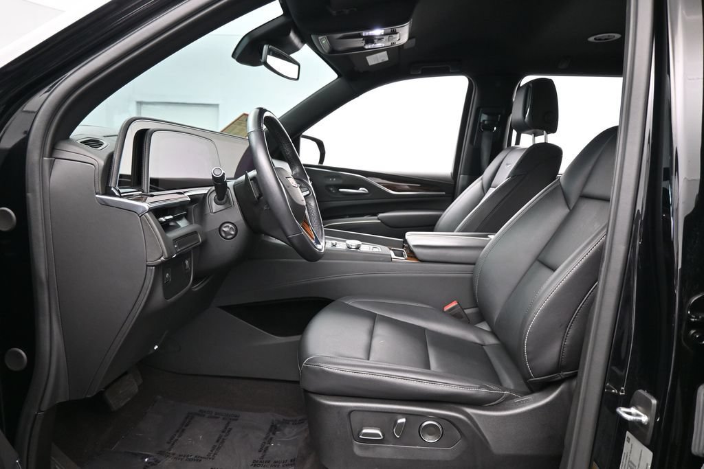 Used 2023 Cadillac Escalade Luxury RWD image 11