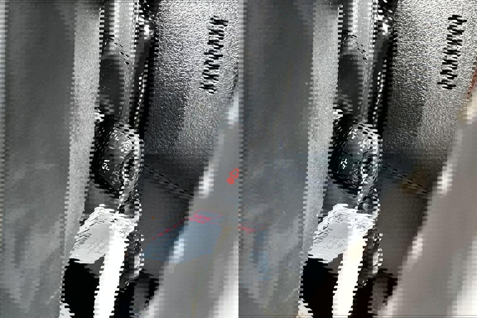 Used 2016 Ford F250 Lariat w/ Lariat Interior Package image 12