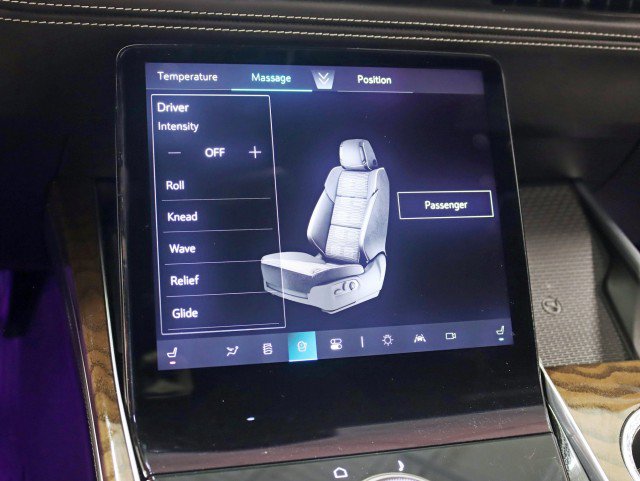 Used 2025 Cadillac Escalade Sport Platinum w/ LPO, ONYX Package AWD/4WD image 32