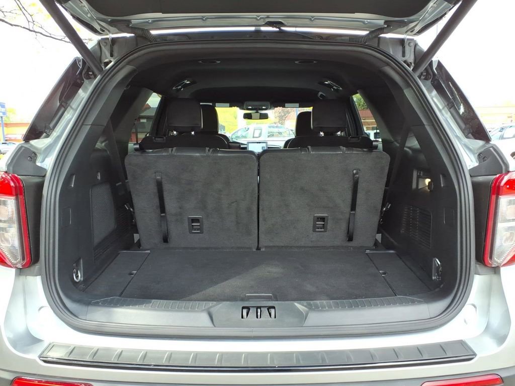 Certified 2024 Ford Explorer ST-Line AWD/4WD image 8
