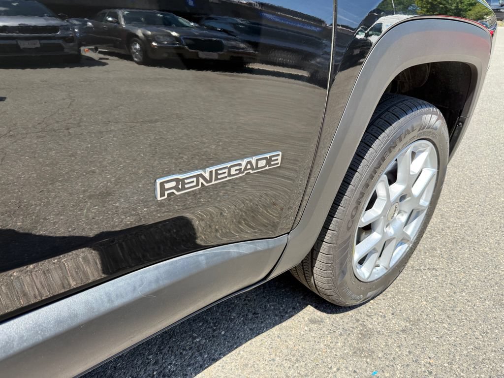 Used 2023 Jeep Renegade Latitude w/ Premium Group AWD/4WD image 28