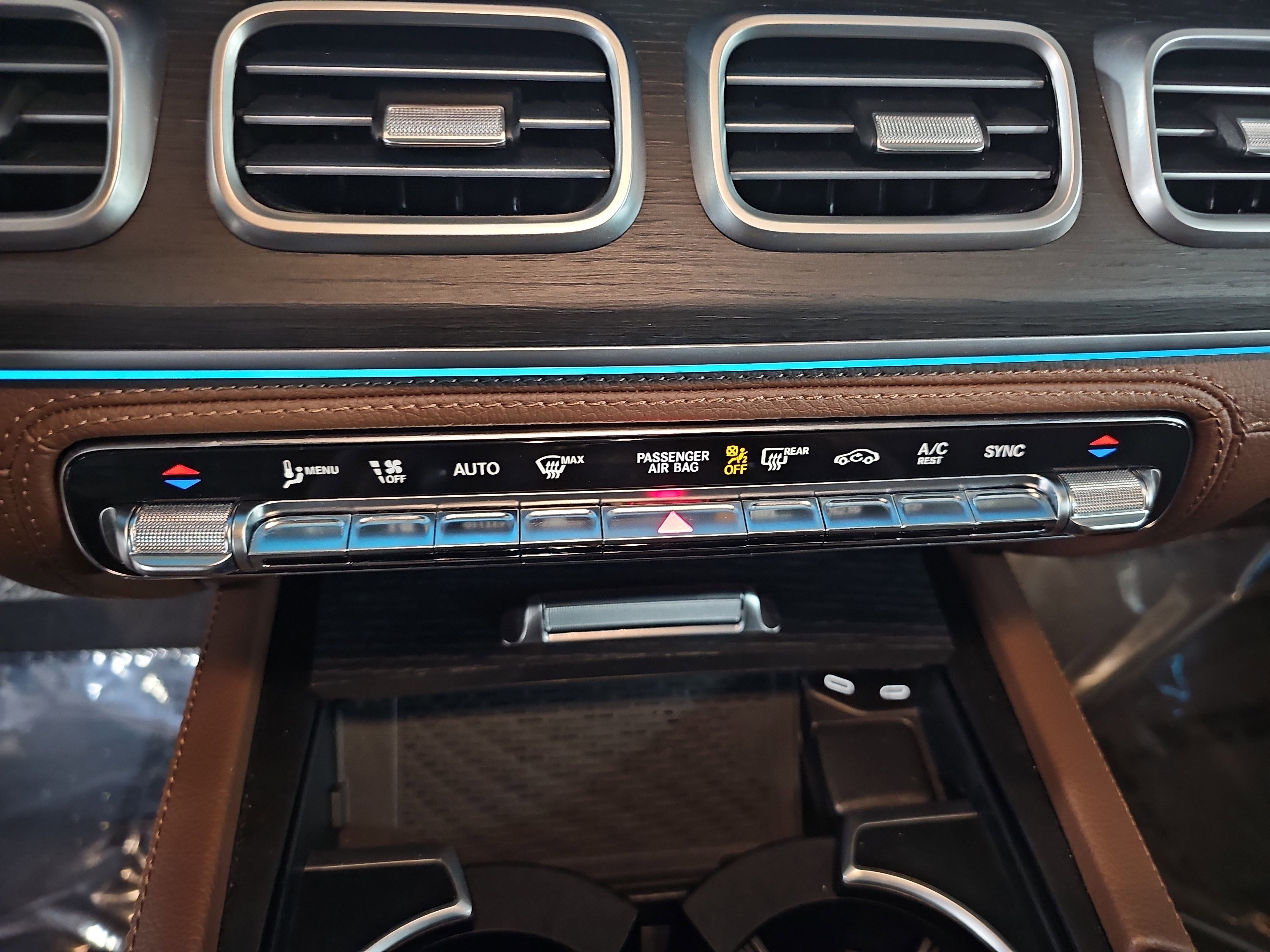 Used 2024 Mercedes-Benz GLE 350 4MATIC image 23