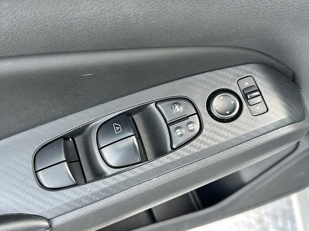 Used 2024 Nissan Altima 2.5 SV image 15