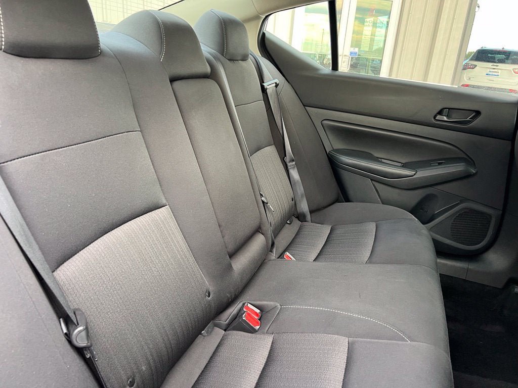 Used 2024 Nissan Altima 2.5 SV FWD image 25
