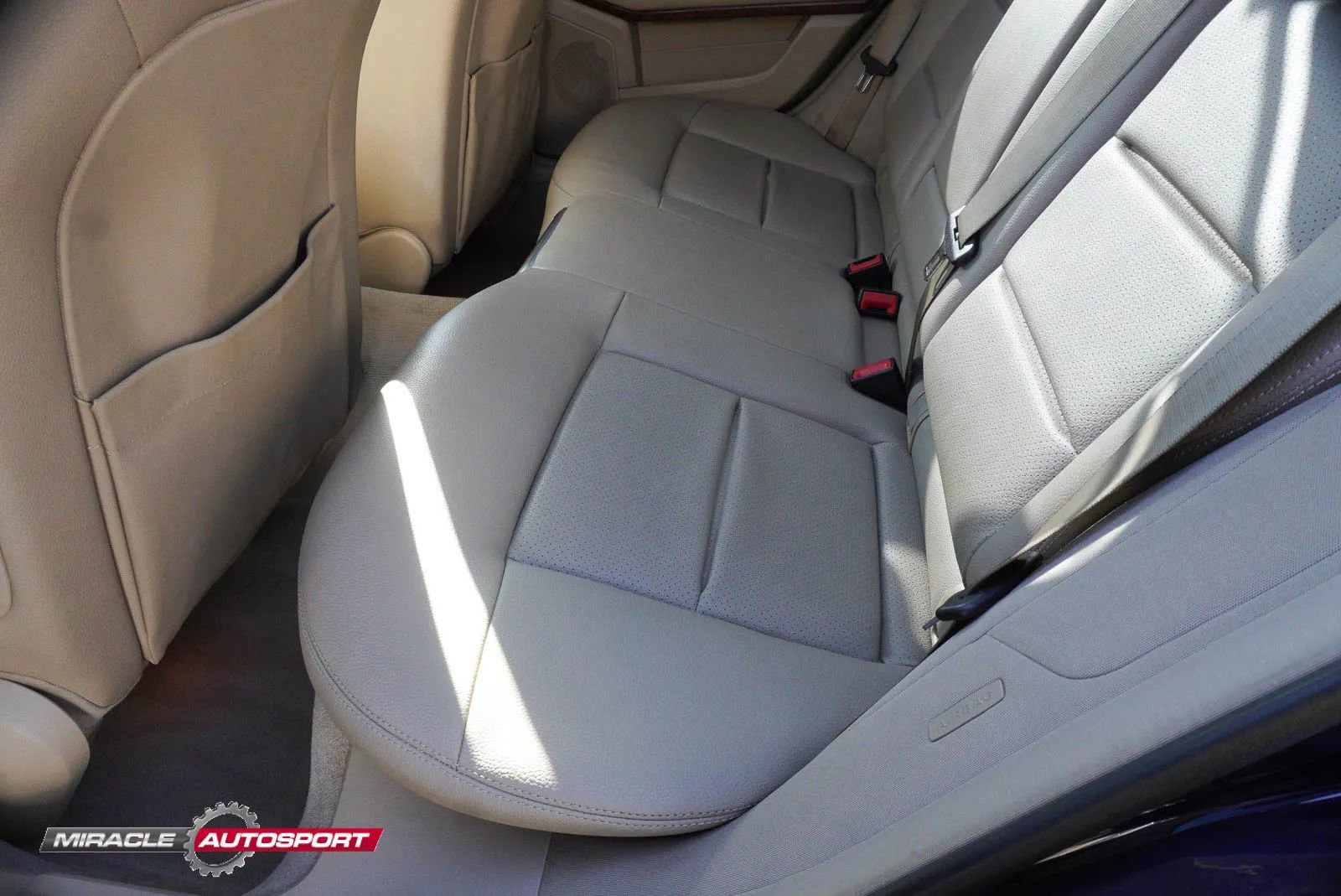 Used 2011 Mercedes-Benz E 350 4MATIC Wagon image 24