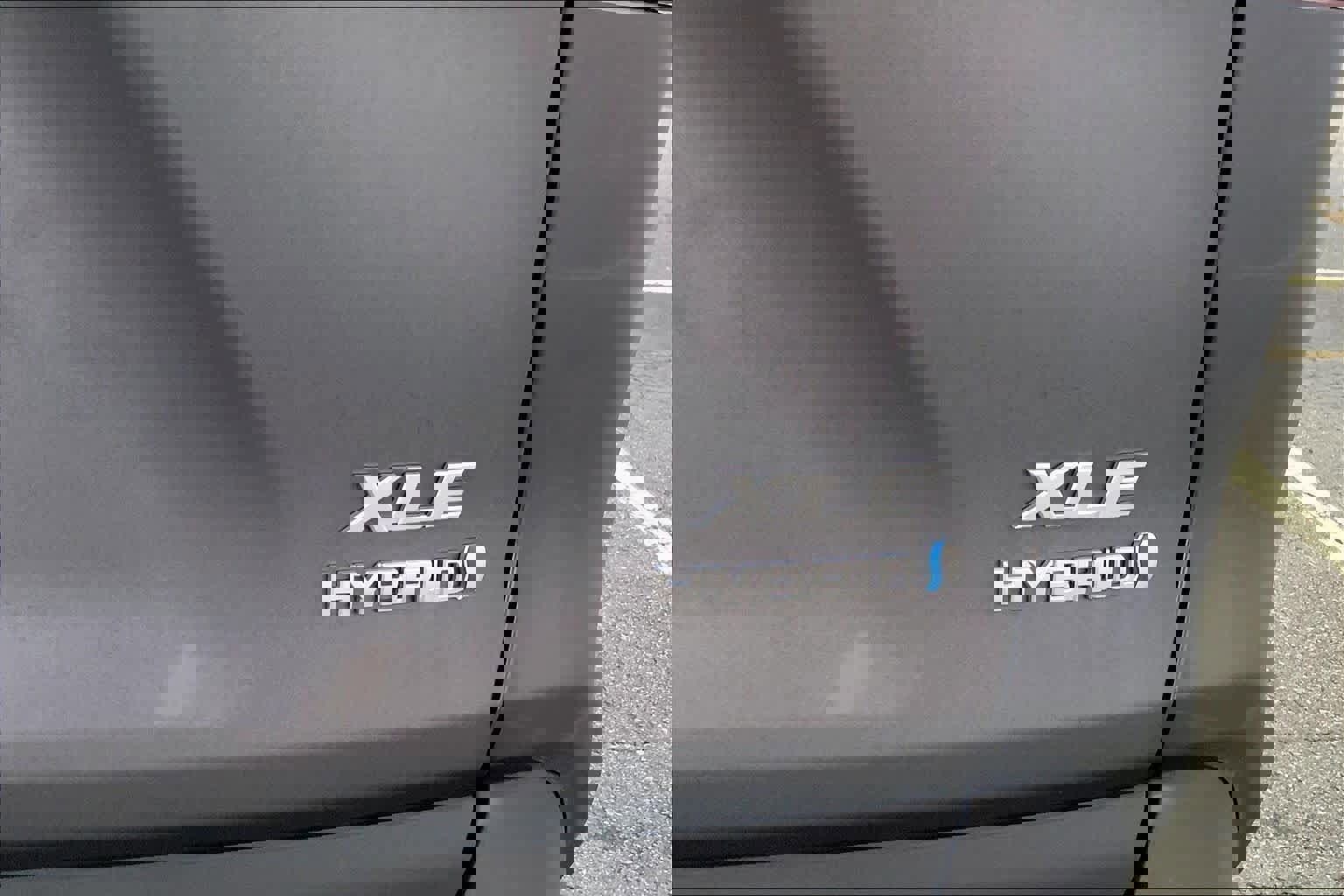 Used 2024 Toyota RAV4 XLE image 10