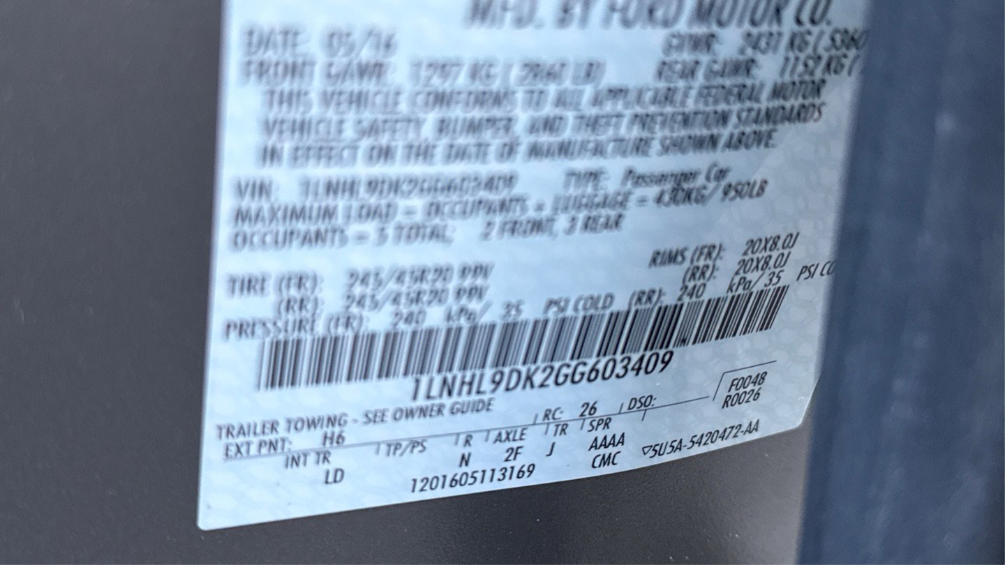 Used 2016 Lincoln MKS w/ Equipment Group 101A FWD image 58