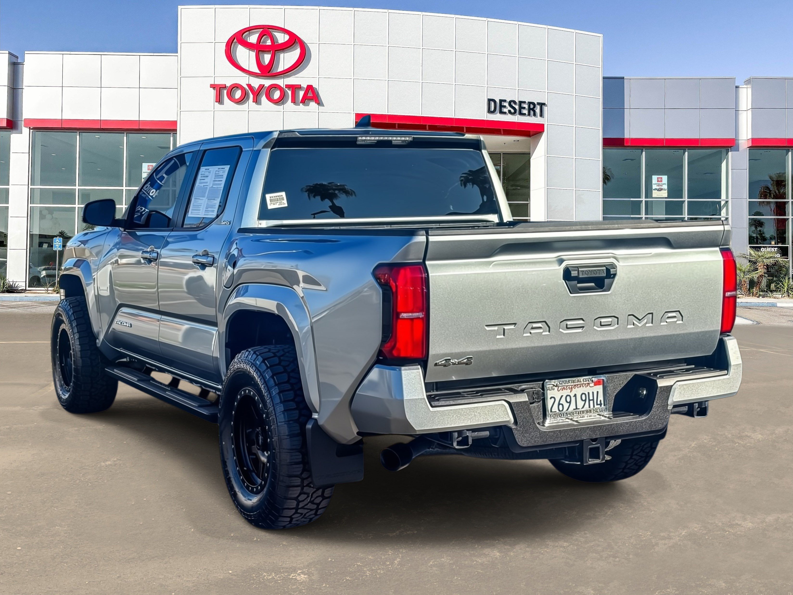 Used 2025 Toyota Tacoma SR5 AWD/4WD image 5